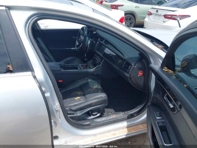 2018 JAGUAR XF SAJBJ4EV3JCY54788 Photo 4