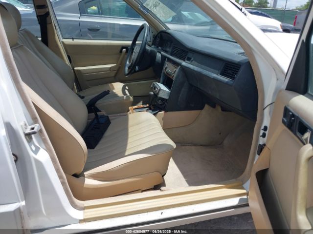 1991 MERCEDES-BENZ 190 WDBDA28D8MF756484 Photo 4