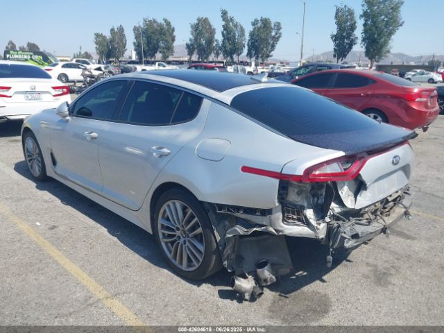 2018 KIA STINGER KNAE15LAXJ6011412 Photo 2