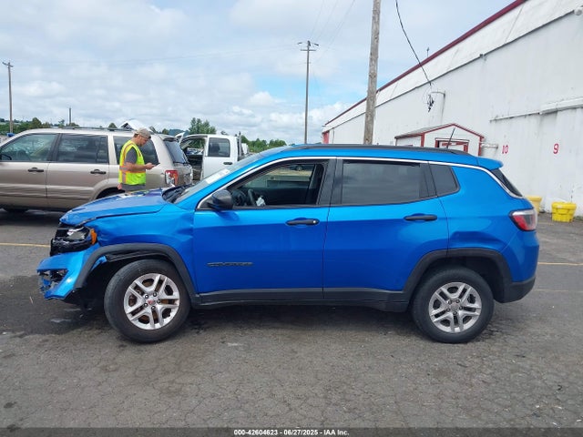 3C4NJDAB9LT242772 Jeep 2020