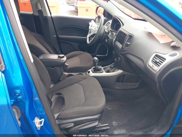 3C4NJDAB9LT242772 Jeep 2020