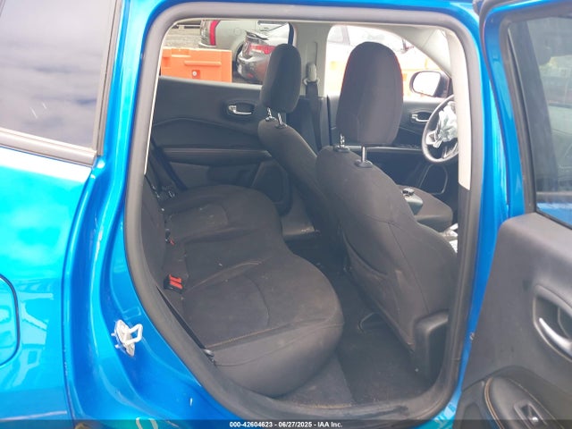 3C4NJDAB9LT242772 Jeep 2020