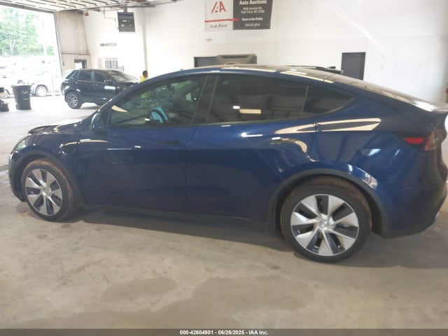 5YJYGDEE6MF233835 Tesla 2021