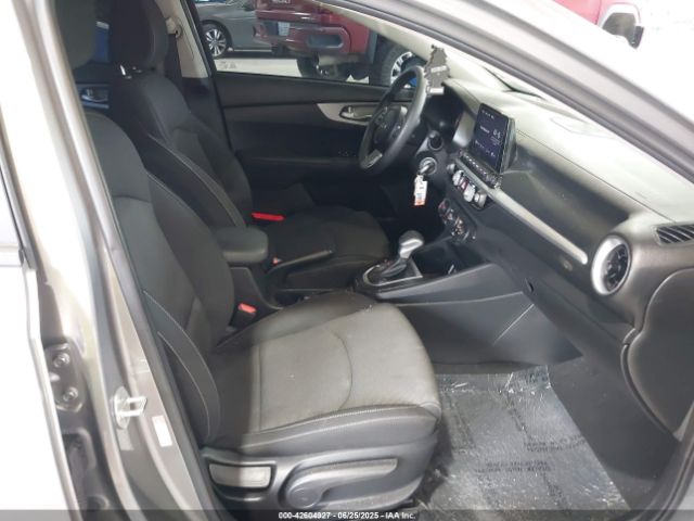 2023 KIA FORTE 3KPF24AD6PE556781 Photo 4