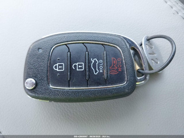 5NPE24AF8HH443828 Hyundai 2017