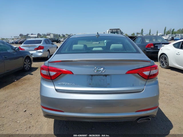 5NPE24AF8HH443828 Hyundai 2017