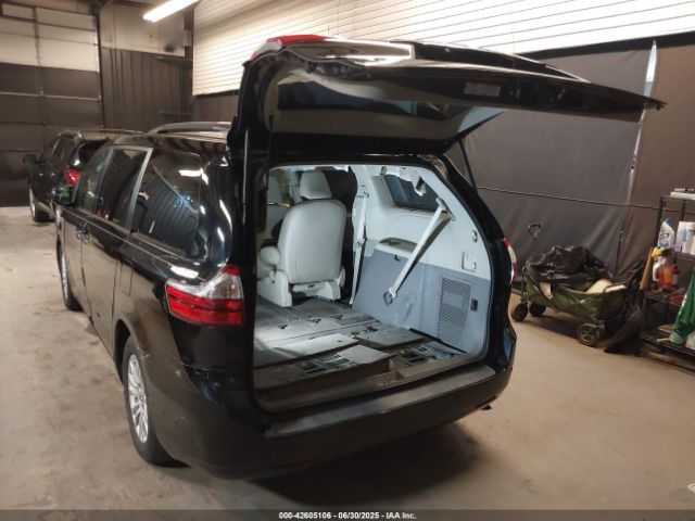 2015 TOYOTA SIENNA 5TDYK3DC7FS581134 Photo 2