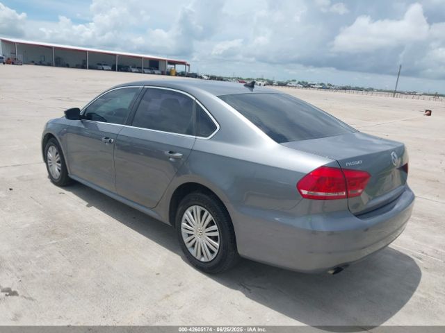 2015 VOLKSWAGEN PASSAT 1VWAT7A3XFC115934 Photo 2