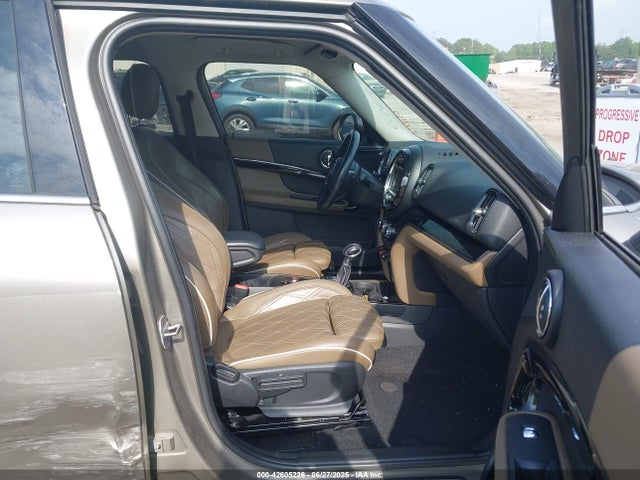 2017 MINI COUNTRYMAN WMZYS7C39H3E06769 Photo 4