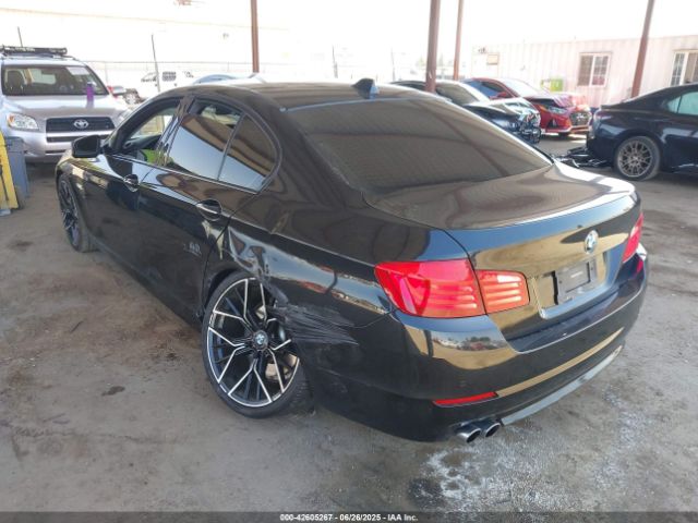2011 BMW 528I WBAFR1C59BC745602 Photo 2