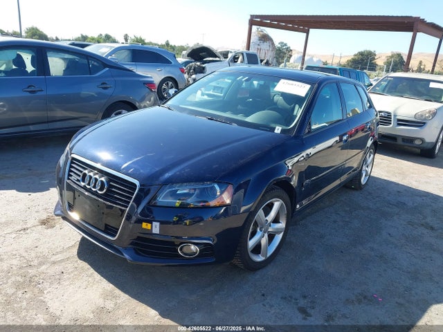 2013 AUDI A3 WAUMFAFM1DA027768 Photo 1