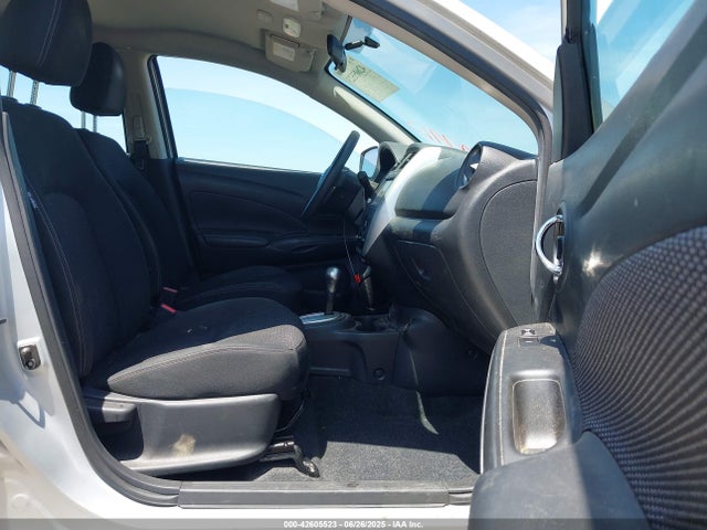 3N1CN7AP5KL819663 Nissan 2019