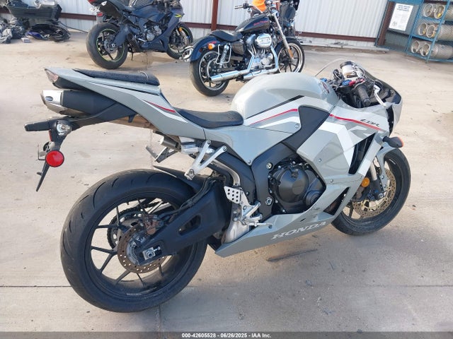 JH2PC4087SK900072 Honda Pc40e-2400001