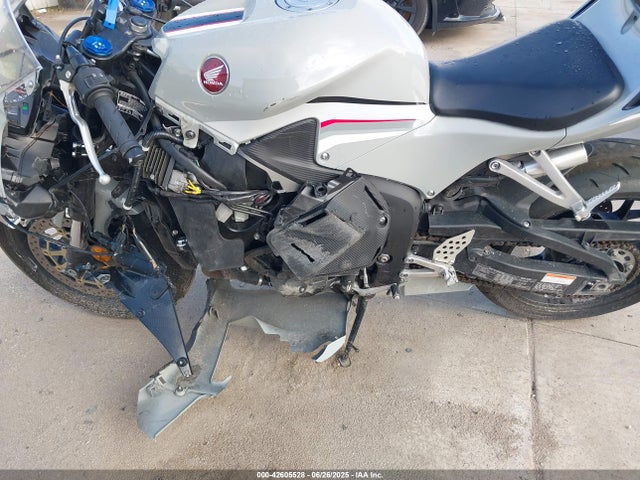 JH2PC4087SK900072 Honda Pc40e-2400001