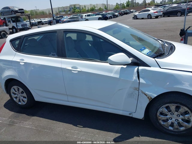 KMHCT5AE4HU323981 Hyundai 2017