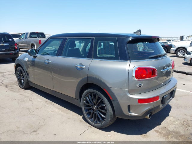 2017 MINI CLUBMAN WMWLU5C5XH2C45989 Photo 2
