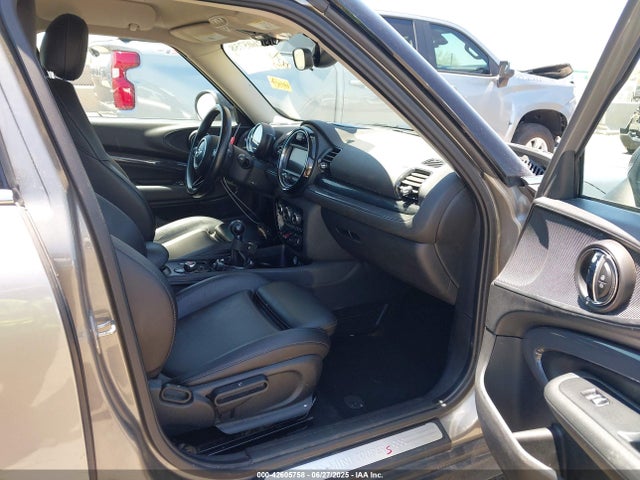 2017 MINI CLUBMAN WMWLU5C5XH2C45989 Photo 4