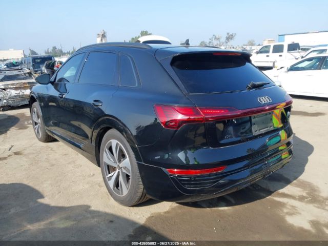 2024 AUDI Q8 E-TRON WA14AAGE1RB036748 Photo 2