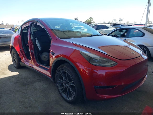 2025 TESLA MODEL Y 7SAYGAEE1SF263825 Photo 0