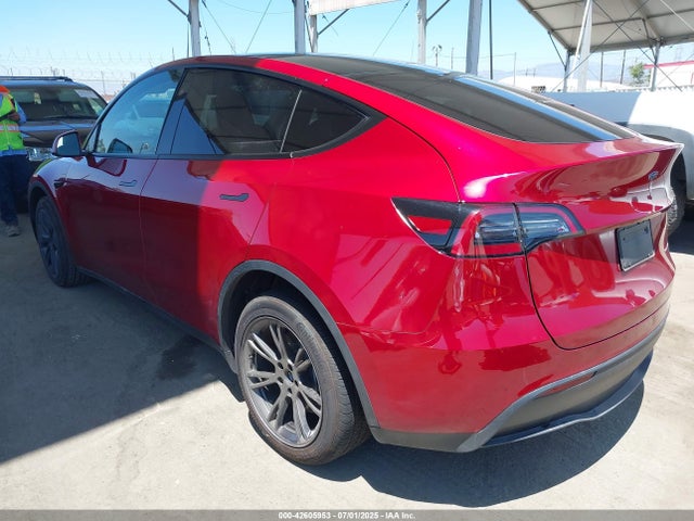 2025 TESLA MODEL Y 7SAYGAEE1SF263825 Photo 2