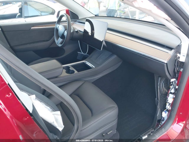 2025 TESLA MODEL Y 7SAYGAEE1SF263825 Photo 4