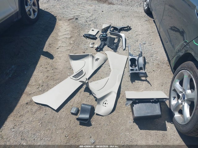 1FMCU9G9XEUD53111 Ford Escape