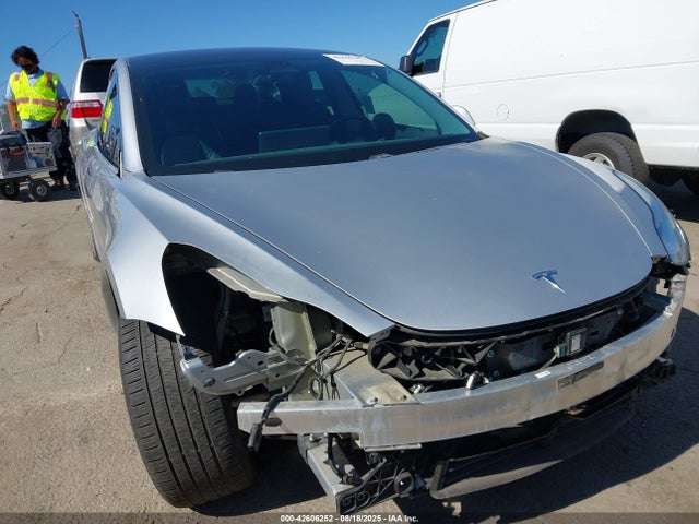 2018 TESLA MODEL 3 5YJ3E1EB4JF083384 Photo 5