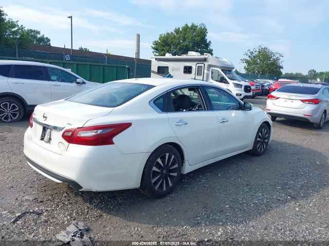 1N4AL3AP7JC188532 Nissan 2018