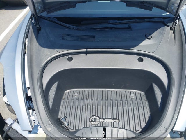 5YJ3E1EC2NF263039 Tesla MODEL 3
