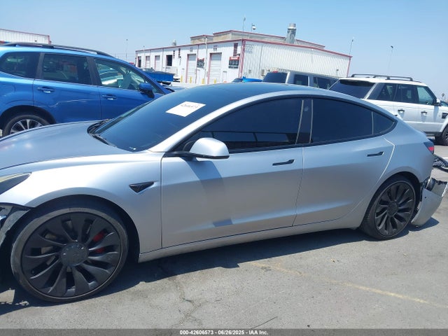 5YJ3E1EC2NF263039 Tesla MODEL 3