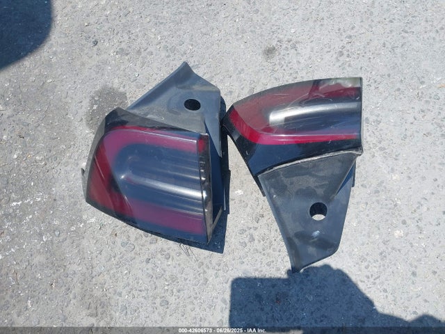 5YJ3E1EC2NF263039 Tesla MODEL 3