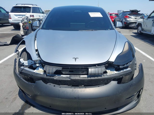 5YJ3E1EC2NF263039 Tesla MODEL 3