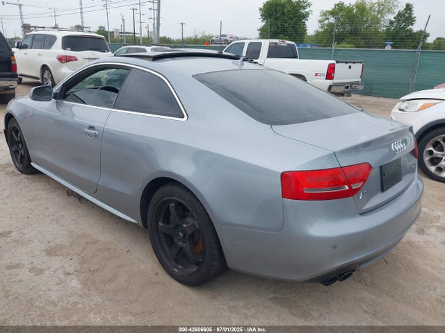 2011 AUDI A5 WAUWFAFR7BA082470 Photo 2