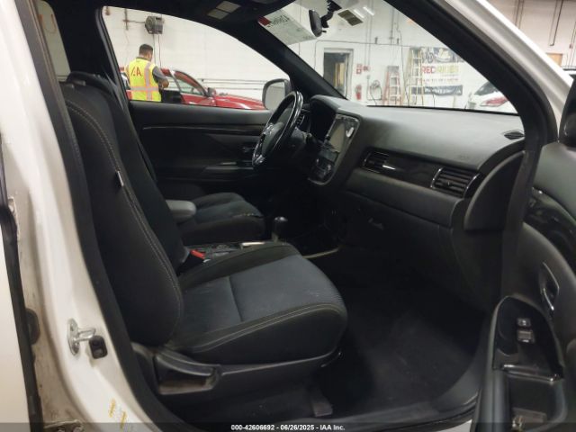 2018 MITSUBISHI OUTLANDER JA4AZ3A31JZ033066 Photo 4
