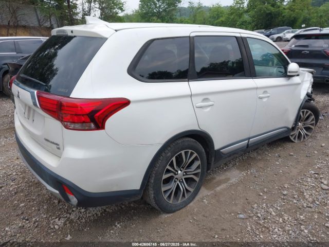 2017 MITSUBISHI OUTLANDER JA4AZ3A32HZ026234 Photo 3