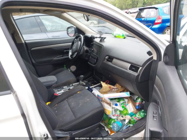 2017 MITSUBISHI OUTLANDER JA4AZ3A32HZ026234 Photo 4