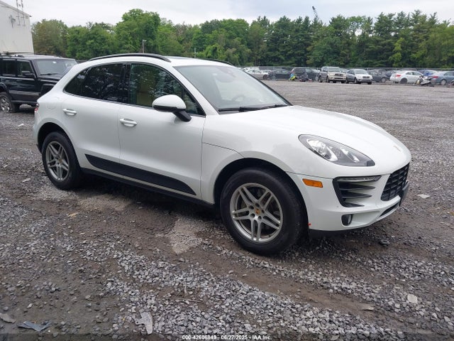 2018 PORSCHE MACAN WP1AA2A57JLB05494 Photo 0