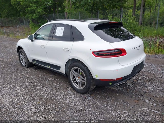 2018 PORSCHE MACAN WP1AA2A57JLB05494 Photo 2