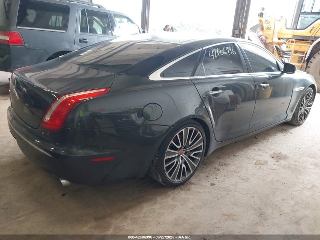 2011 JAGUAR XJ SAJWA1CB2BLV09763 Photo 3