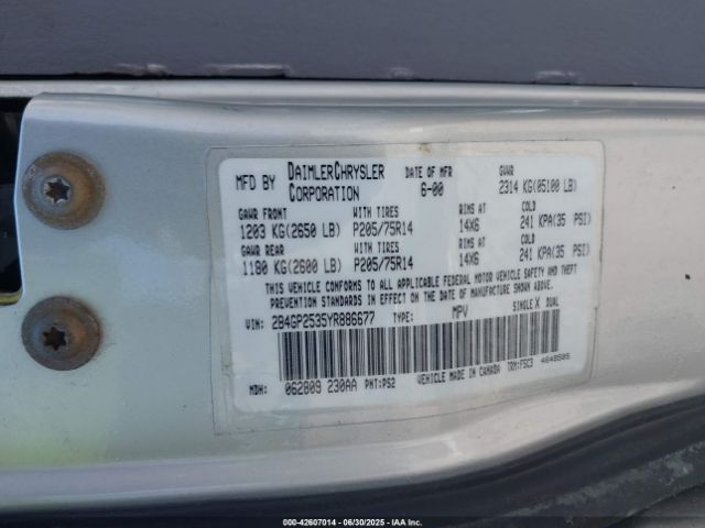 2000 DODGE CARAVAN 2B4GP2535YR886677 Photo 8