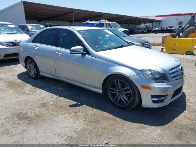 2012 MERCEDES-BENZ C 300 WDDGF8BB0CR224613
