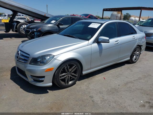 2012 MERCEDES-BENZ C 300 WDDGF8BB0CR224613 Photo 1