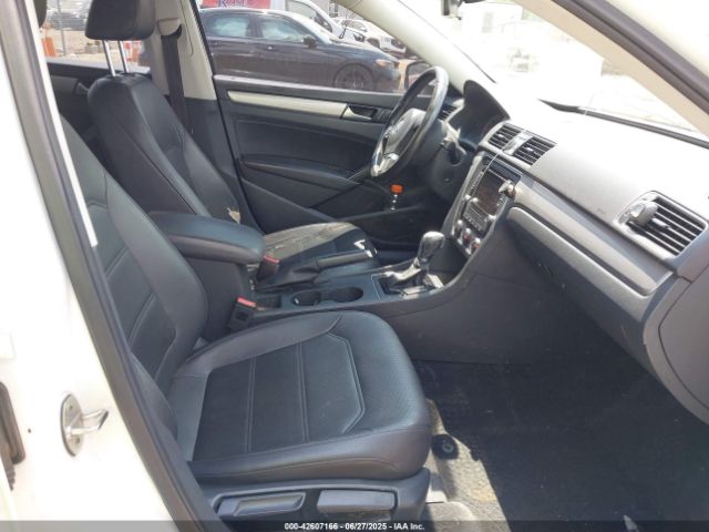 2015 VOLKSWAGEN PASSAT 1VWAT7A37FC112814 Photo 4