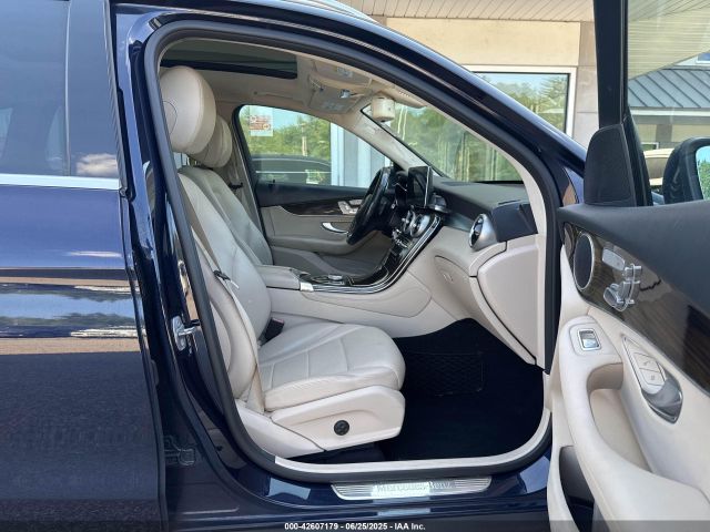 2017 MERCEDES-BENZ GLC WDC0G4KB6HF256258 Photo 4