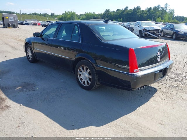 2010 CADILLAC DTS 1G6KR5EY7AU126587 Photo 2