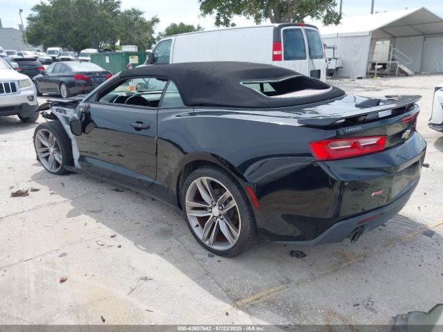 2017 CHEVROLET CAMARO 1G1FB3DS8H0174808 Photo 2