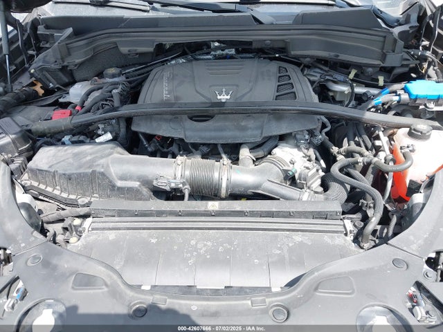 2023 MASERATI GRECALE ZN682AVM0P7422381 Photo 9