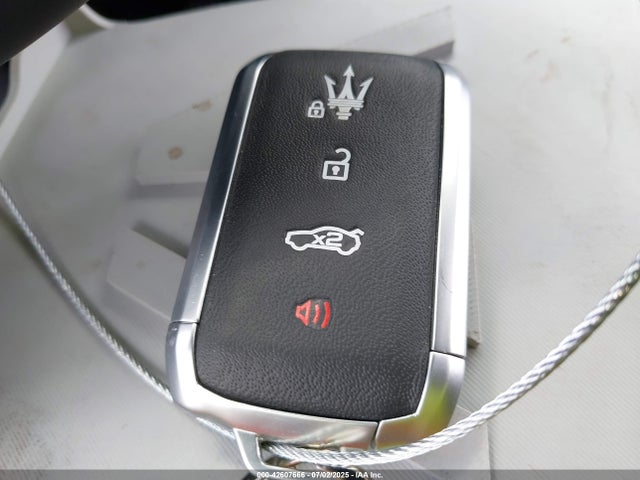 2023 MASERATI GRECALE ZN682AVM0P7422381 Photo 10