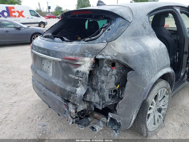 2023 MASERATI GRECALE ZN682AVM0P7422381 Photo 5