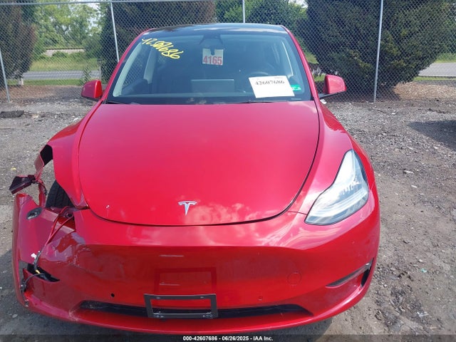 7SAYGDEE9NF437016 Tesla 2022